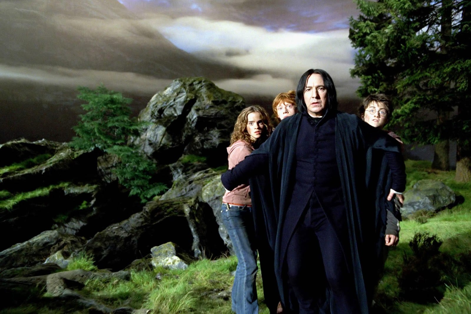 Severo Snape protege Harry, Rony e Hermione