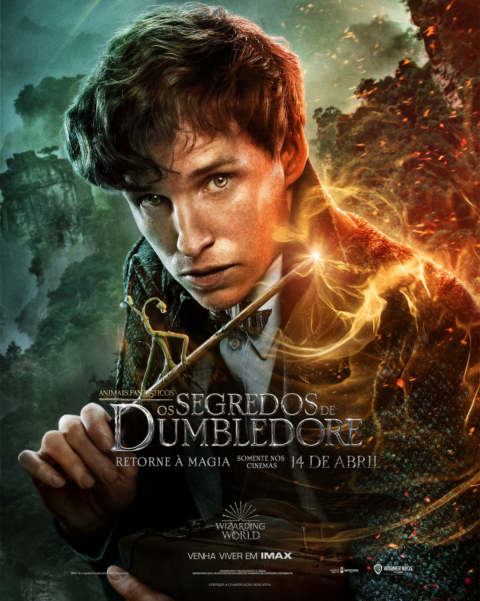 Eddie Redmayne como Newt Scamander empunha uma varinha, onde Pickett, o tronquilho, está de pé. Um feitiço alaranjando pode ser visto iluminando toda a imagem. Na parte de baixo da imagem está escrito Animais Fantásticos: Os Segredos de Dumbledore